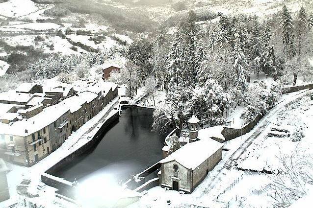 Peschiera Park in Santa Fiora with snow, Monte Amiata, Tuscany